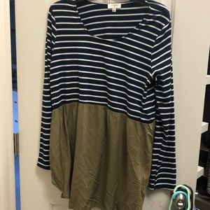 Navy stripe top